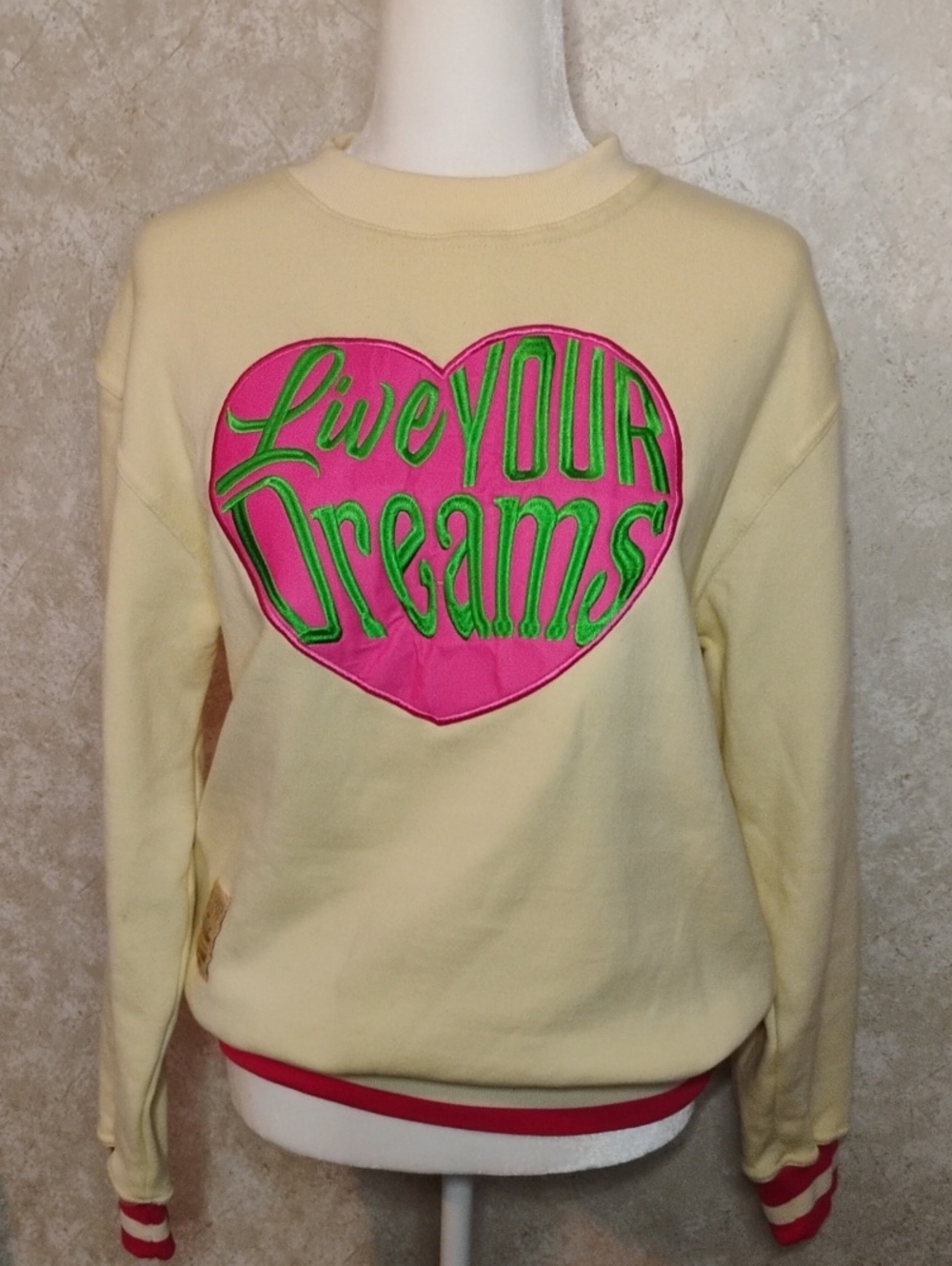 Live Your Dreams Heart Appliqué Sweatshirt - Cream, Cotton